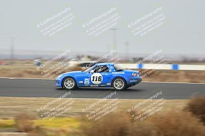 media/Jan-26-2025-CalClub SCCA (Sun) [[cfcea7df88]]/Group 1/Race/